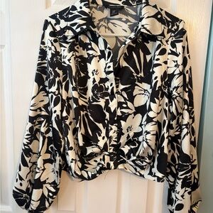 Black & White Floral Button-Front Women's Top